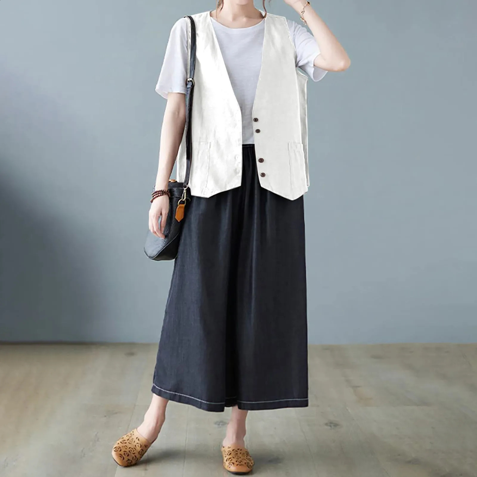 Womens cotton linen vest spring and summer casual button down V-neck waist jacket daily commuting matching fashionable and simple vest 240828