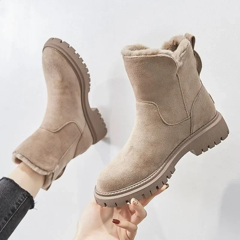 Womens Snow Boots Winter Mid-Tube Plus Velvet Thickened Warm Cotton Shoes Fur Integrated Fashion Platform Female Booties 240828
