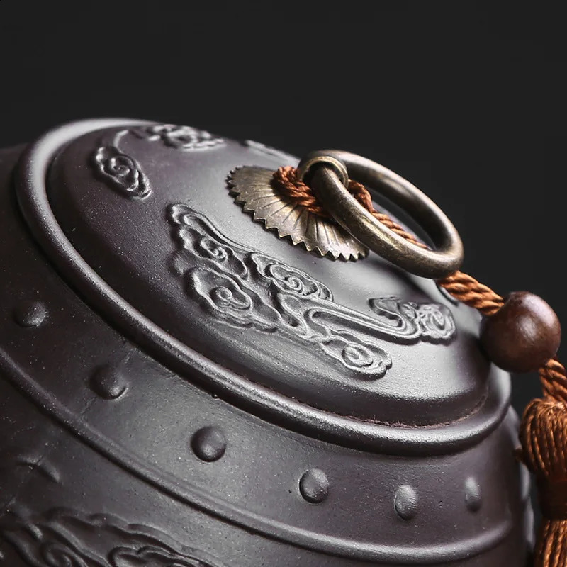 Vintage purple clay tea caddy large circular ceramic storage jar sealed Puer tea box dragon series with tassel tea container jar 240827