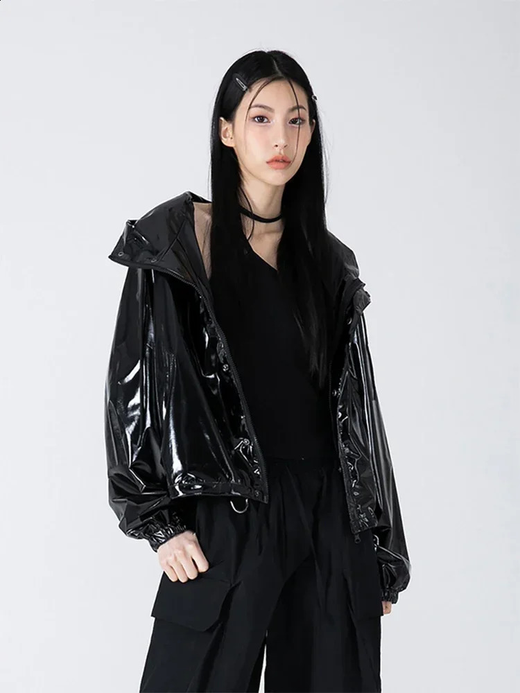 Womens smooth synthetic leather hooded jacket solid color shiny PU waterproof jacket long sleeved PVC jacket customized 240827