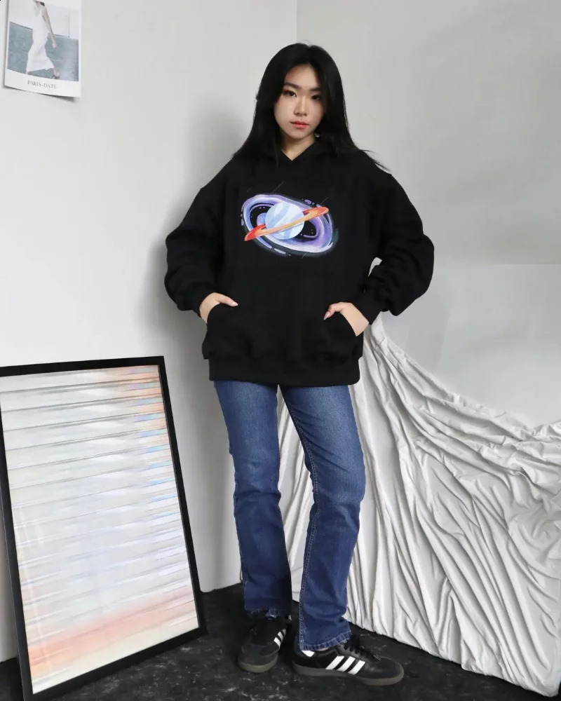 Street Cartoon Animation Printed Pullover Hoodie Mens Y2k Harajuku Retro High Fashion Oversized Sweatshirt Womens 240827