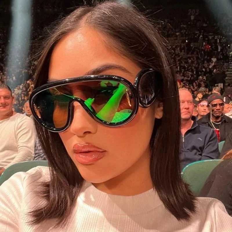 Oversized Wave Mask One-Piece Sunglasses Women Sports Y2K Punk Sun Glasses for Lady 2024 Luxury Brand Steampunk Eyewear Goggle Y240827