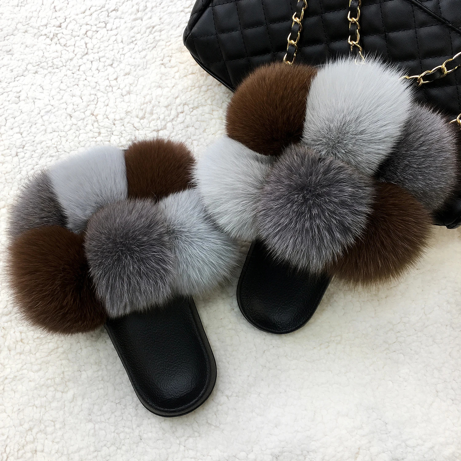 Real fox raccoon fur slider Pom fur slider fluffy flip cover plush fur ball slider flat beach sandals womens shoes 240827
