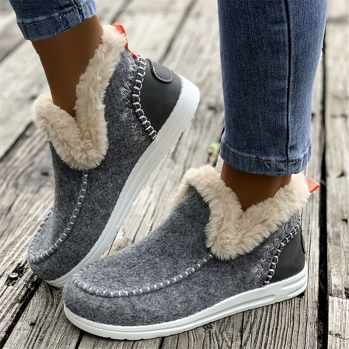 Winter Warmth Plush Lined Flat Shoes for Women - Thermal Insulation, Round Toe Design, Slip-On Closure, Water-Resistant, Breathable, Anti-Slip Sole