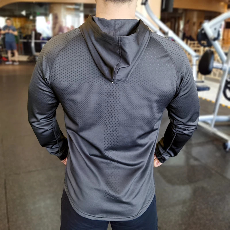 Winter thick velvet running shirt mens long sleeved hooded gym Tshirt fitness training quick drying breathable exercise 240827