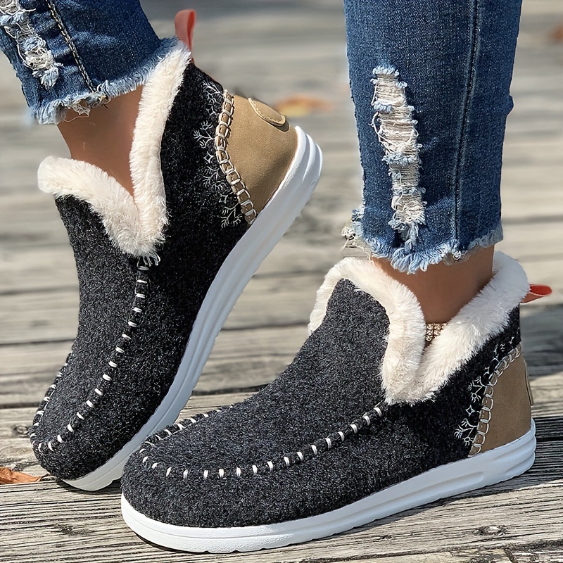 Winter Warmth Plush Lined Flat Shoes for Women - Thermal Insulation, Round Toe Design, Slip-On Closure, Water-Resistant, Breathable, Anti-Slip Sole