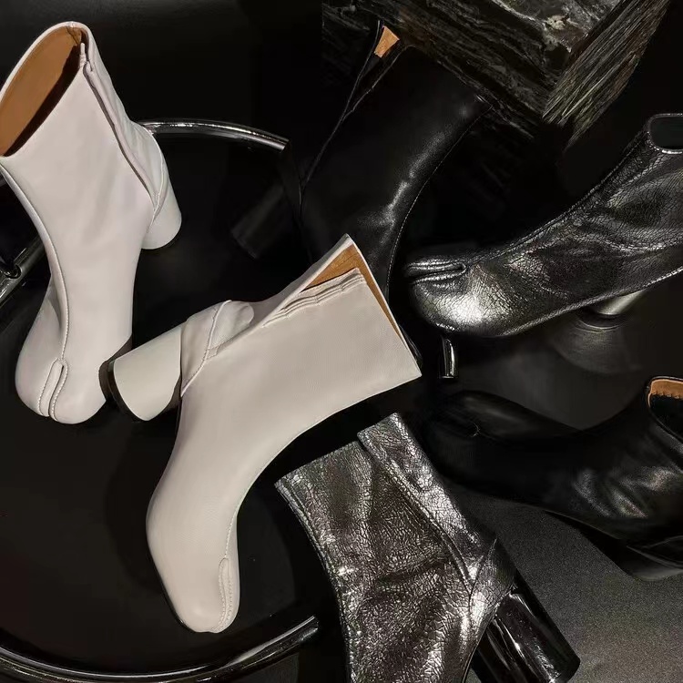 Tabi Ankle Boots Designer women boots Thick Heel Round Head Fashion Ankle Neutral Split Toe Boots New Colorful Classic Style Anatomy Ankle Factory boots