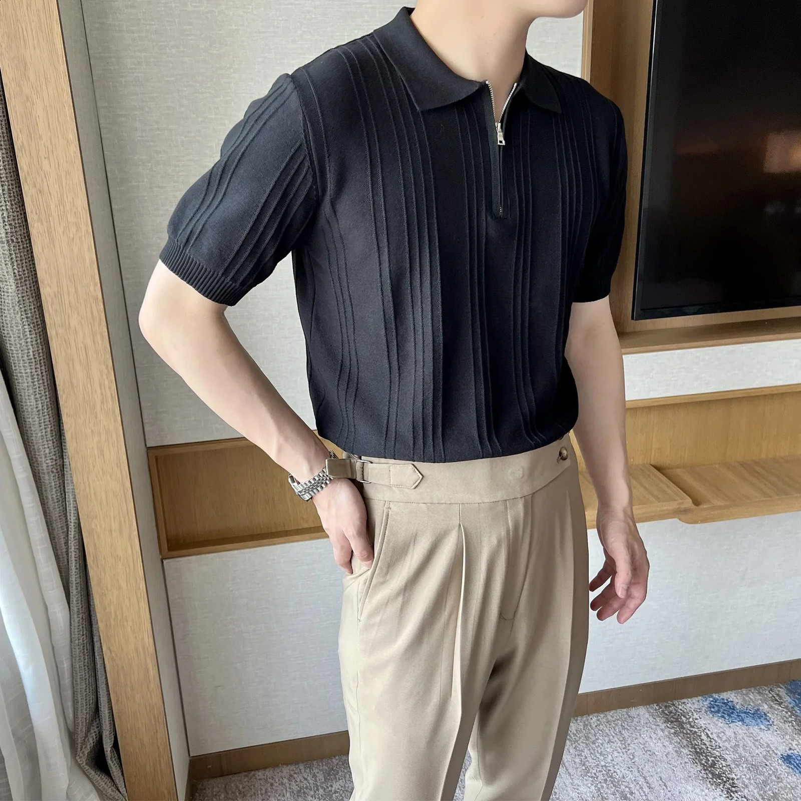 Italian style zipper short sleeved polo shirt British retro elegant jacquard lapel ribbed knit mens half sleeve 240828