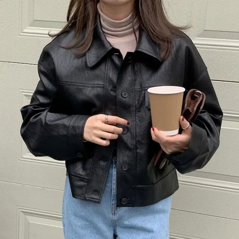 Artificial leather jacket womens long sleeved motorcycle jacket Korean fashion button cut top bomber jacket spring and autumn jacket 240827