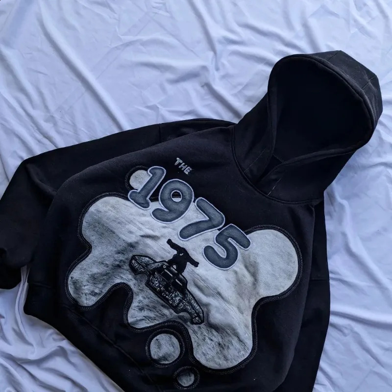European and American street fashion Pullover anime letter printing super large hoodie mens Y2K Harajuku hiphop rock jacket womens 240827