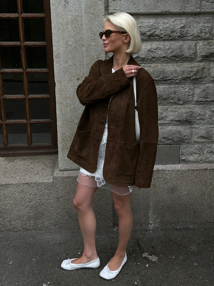 Fashionable brown button with Paocket loose jacket womens casual lapel long sleeved jacket womens autumn warm high street jacket 240827