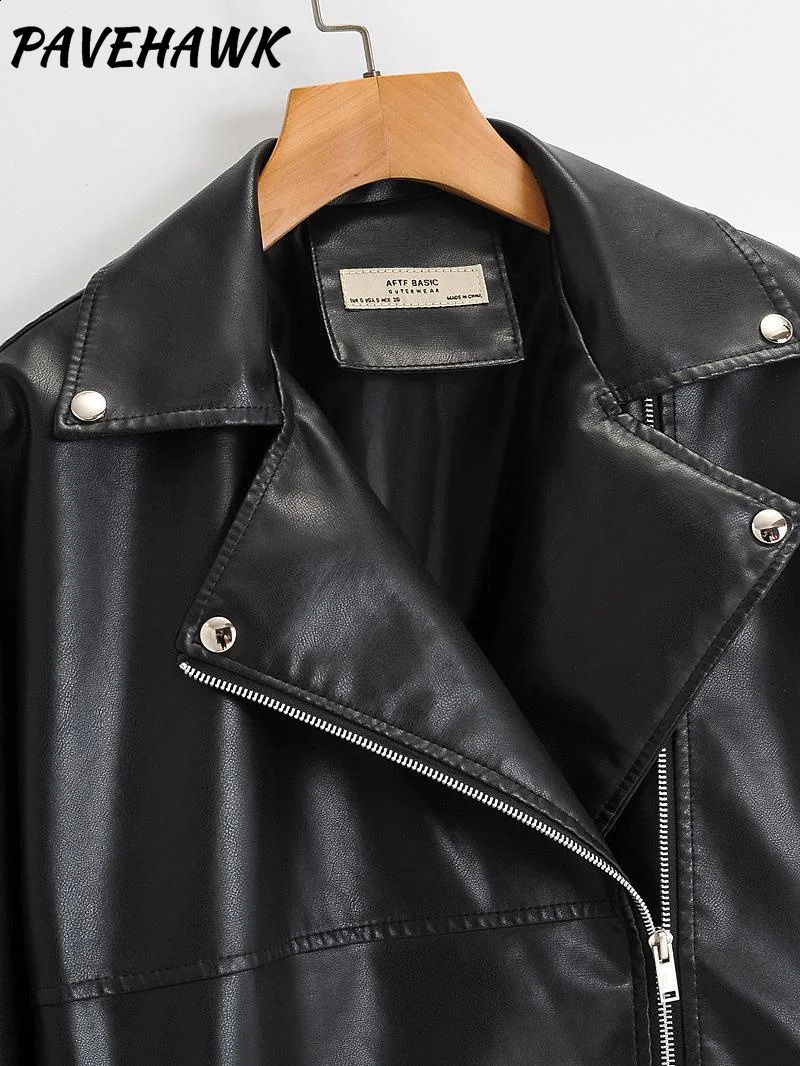 Womens retro Pu leather jacket with lapel zipper loose streetwear motorcycle jacket autumn thick warm casual punk jacket 240827