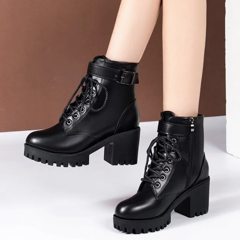 2024 Winter Leather Womens Winter Boots Thick Wool Warm Womens High Heels High Quality Womens Snow Boots Womens Shoes 240827