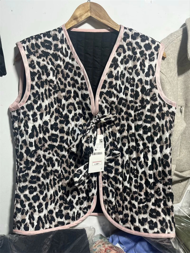 KEYANKETIAN womens leopard print sleeveless padded vest retro style bow lace V-neck thin short vest 240828