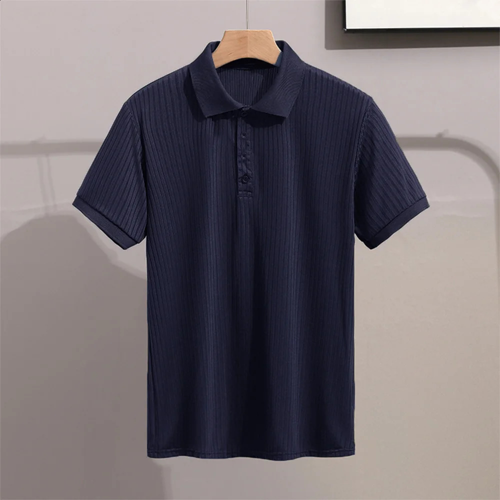 Mens polo shirt with high elasticity highquality Tshirt short sleeved mens gym sportswear strip clothing 240828
