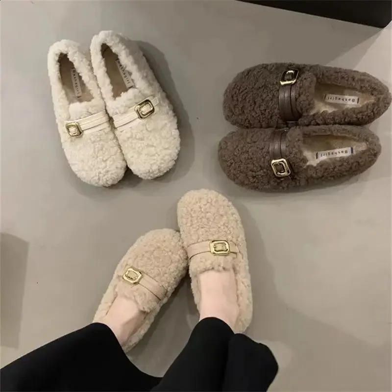 Womens winter shoes with cashmere lining thick soft soled cotton shoes one foot warm and comfortable womens shoes 240827
