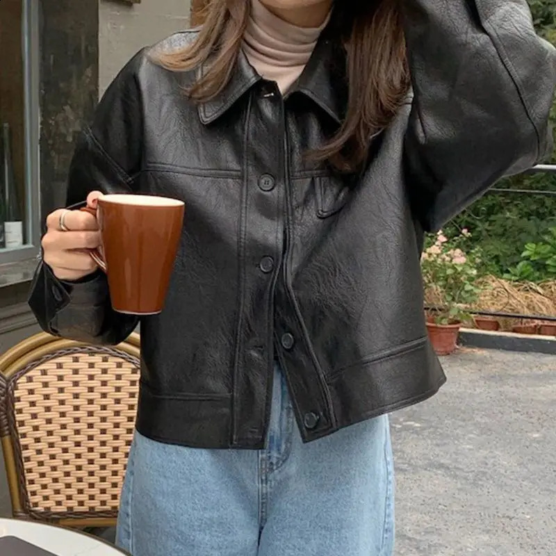Artificial leather jacket womens long sleeved motorcycle jacket Korean fashion button cut top bomber jacket spring and autumn jacket 240827