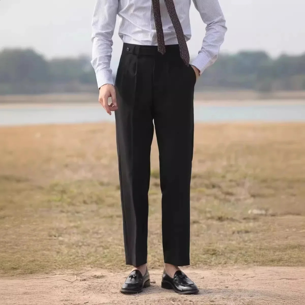 Italian style casual high waisted straight leg pants comfortable and breathable for men Parisian buckle Trouser elegant and trendy 240828