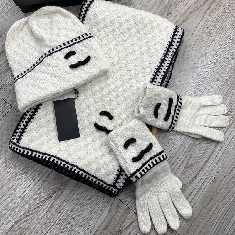 3 Piece Premium Designer Beanie Luxury Hat Scarf Gloves Set Mens Bonnet Womens Winter Hat Knitted Scarfs Woolen Kinnted Cap Glove Schal Set No Box -10