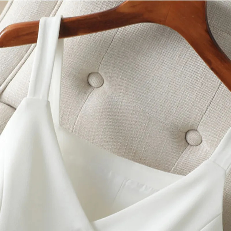 Wxw0725 black and white crop top vest womens single chest vest womens sexy jacket womens short womens vest thin sexy spring 240828
