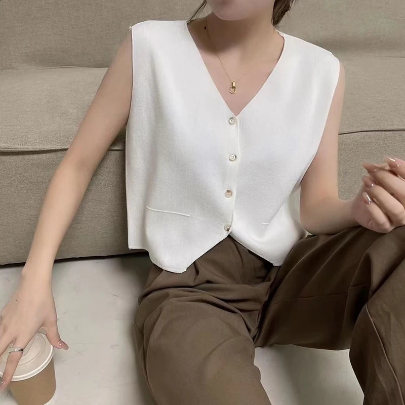 Retro V-neck sleeveless outerwear casual vacation crop top 240828
