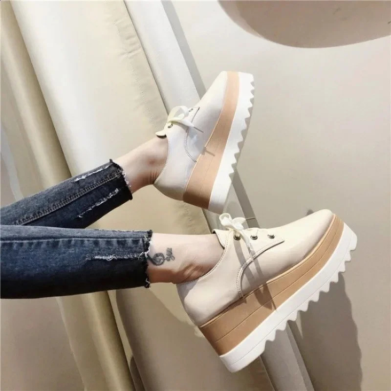 Spring and Autumn Flat Bottom Womens Shoes Thick Bottom Sponge Cake Student Boots British Style Sponge Cake Bottom Square Head Shoes 240827