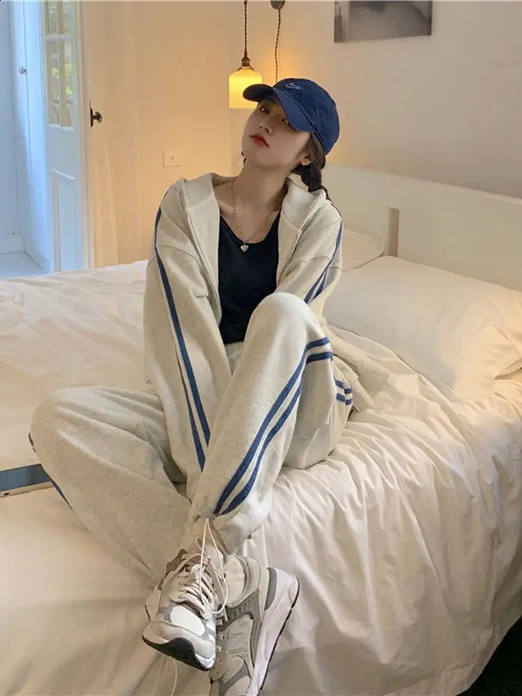 Sports Suit Women Autumn/winter Coat Student Loose Hooded Sweatshirt Sweat Pants Casual Two-piece Running Clothes Joggers Set 240827