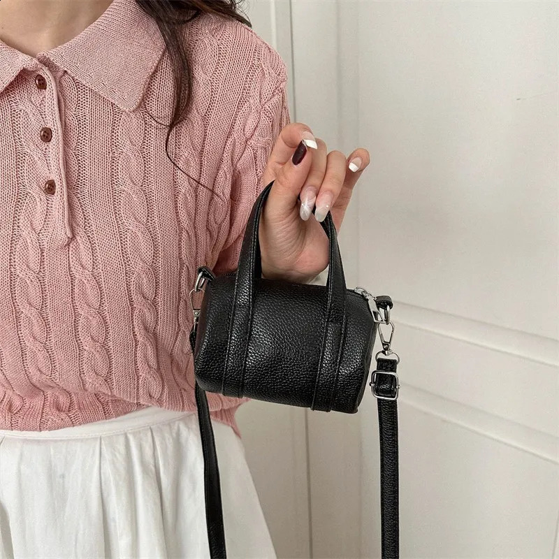 Style Mini Cylindrical Bag Womens Versatile Shoulder Crossbody Pillow Bag Lychee Textured Handbag 240827