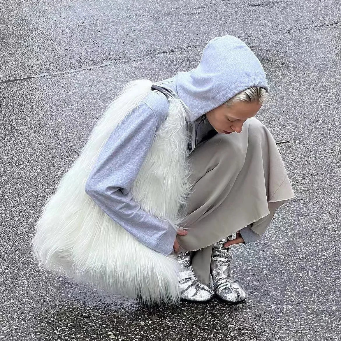 Winter soft plush womens shoulder bag faux fur womens handbag large capacity Y2k girl fur handbag 241204