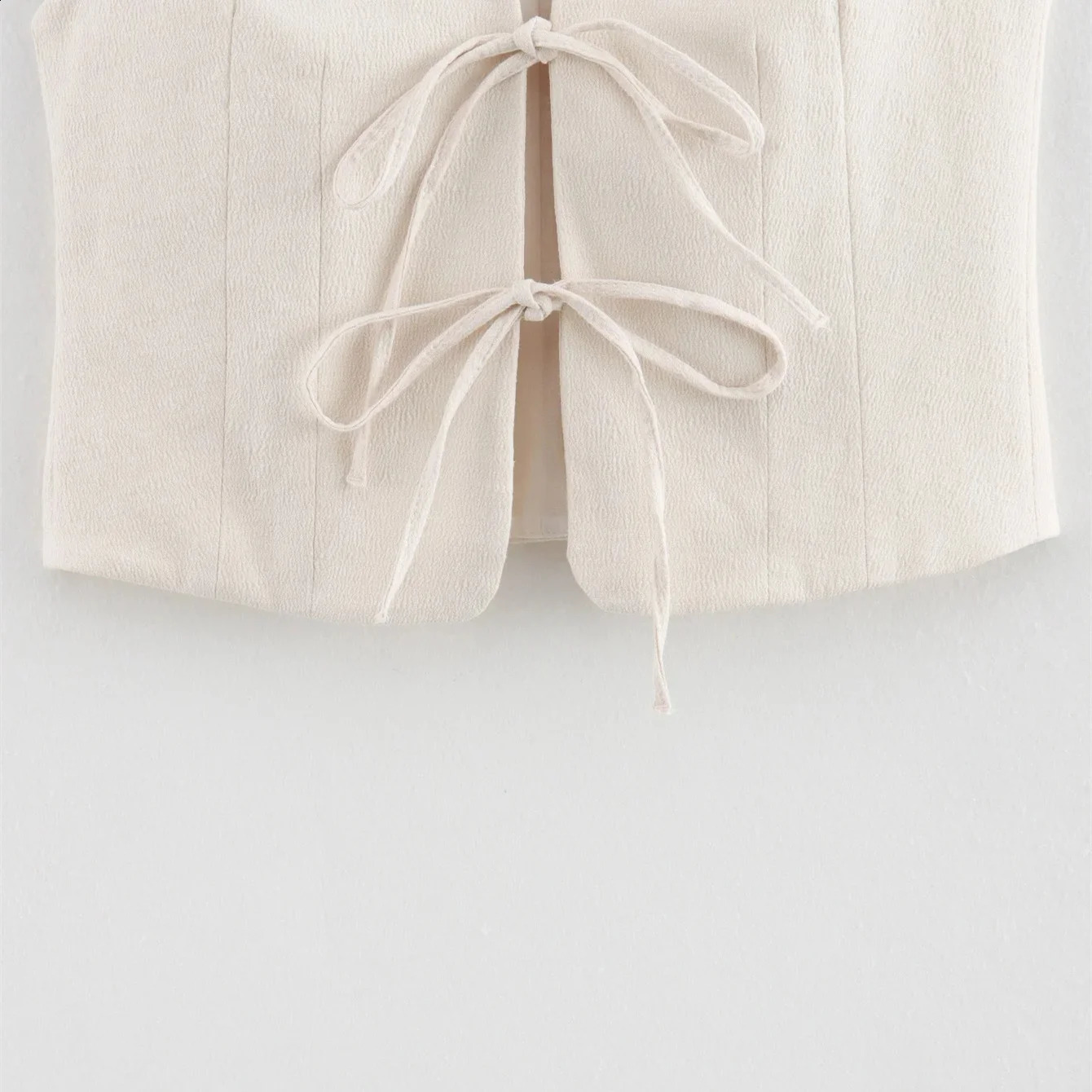 Womens elegant beige cut vest lace O-neck fashionable womens sleeveless tie front casual cardigan top 240828