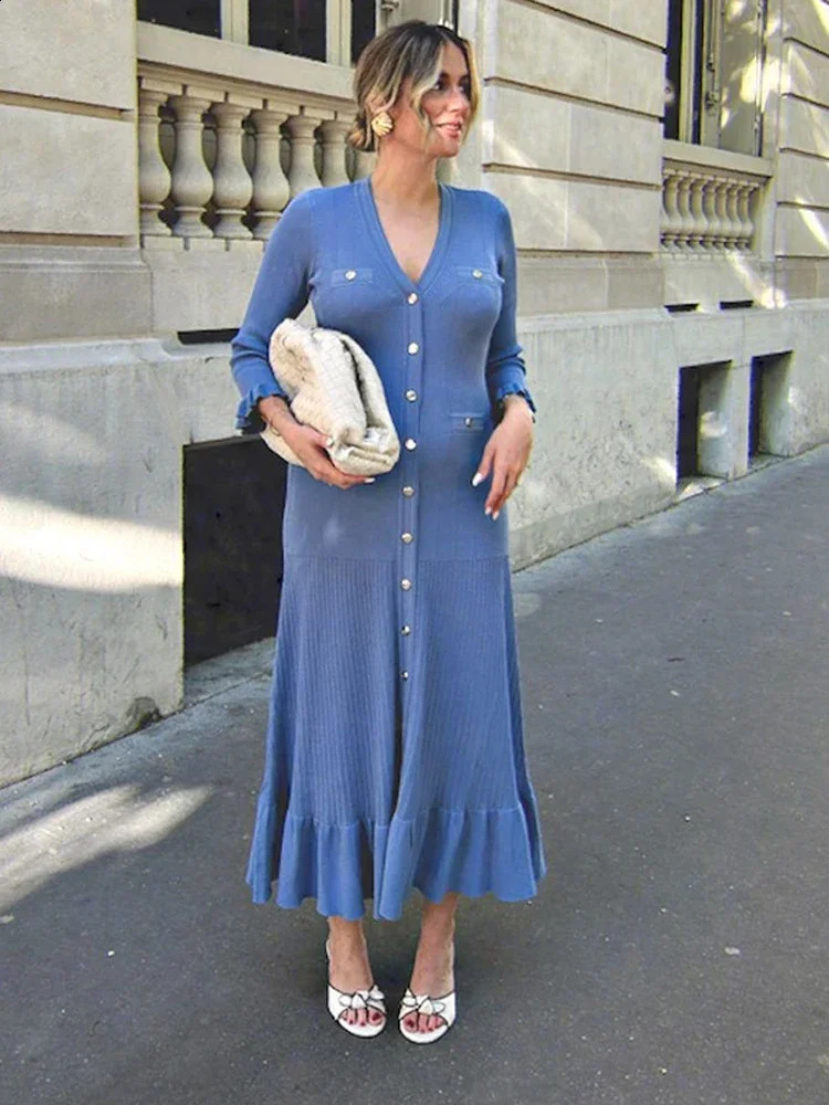 Fashionable pleated hem single chest solid knit Maxi dress fashionable V-neck long sleeved ultra-thin long skirt 240827
