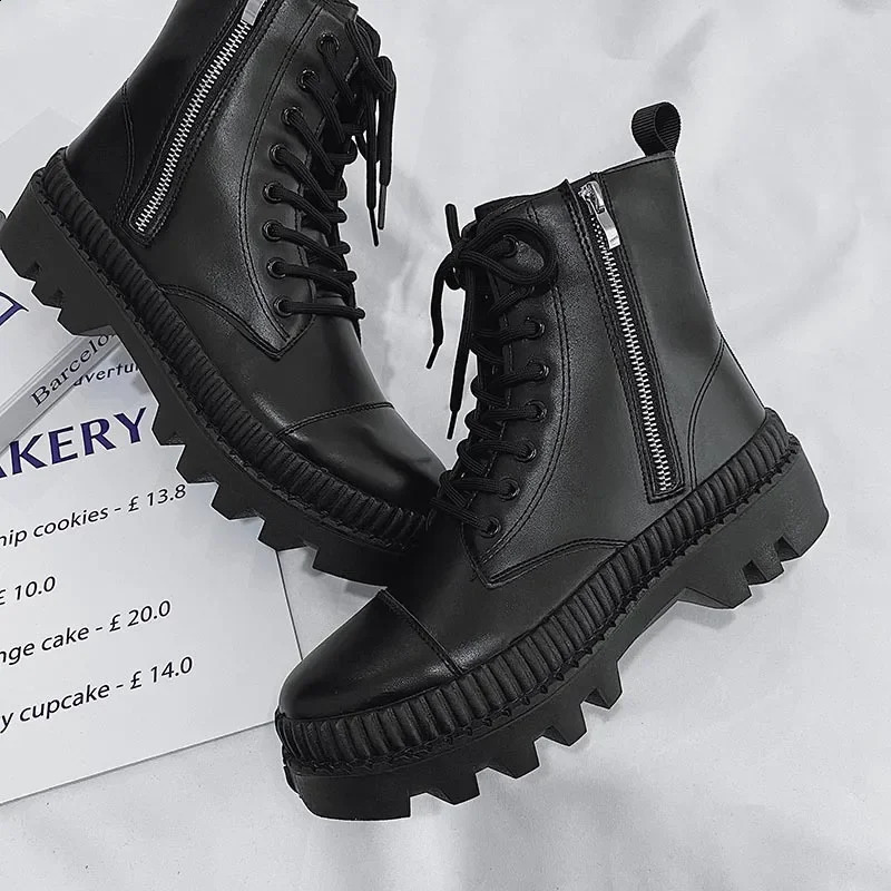 British Style Hightop Leather Large Size Autumn and Winter Trend Side Zipper Men Motorcycle Toog Boots 240826