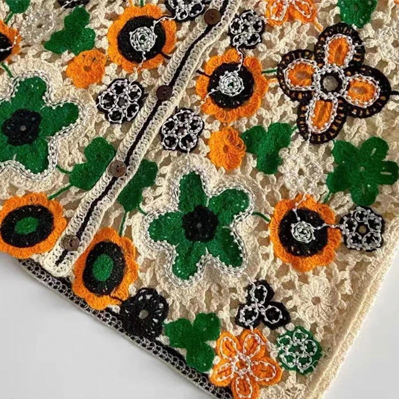Womens hollow crochet knitted vest vest with bead embroidery colored sleeveless cardigan used for jacket button crops 240828