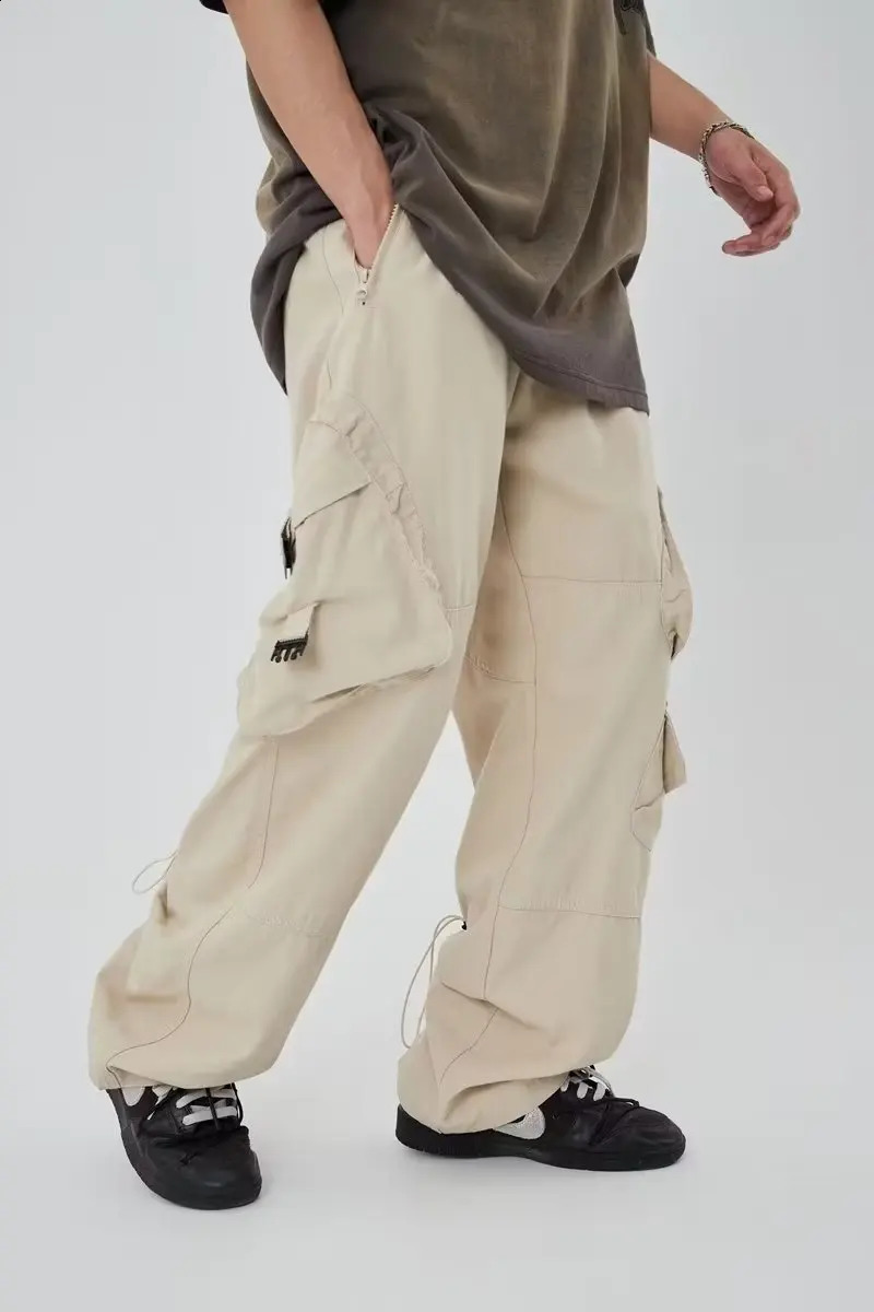 US Street Fashion Big Pocket Surpasses Mens Loose Casual Design Straight Wide Leg Pants 240827