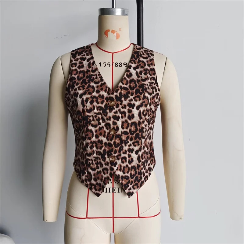 KEYANKETIAN womens leopard print short vest retro style summer button V-neck ultra-thin vest crop top 240828