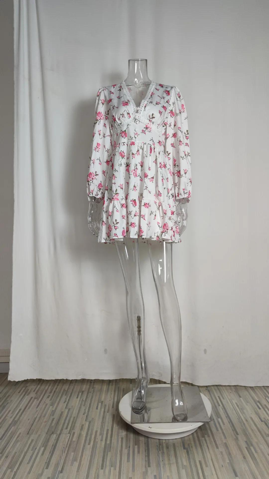 Colorful candy colored summer womens long sleeved Aline dress elegant and sweet printed Vneck lace short skirt 240828