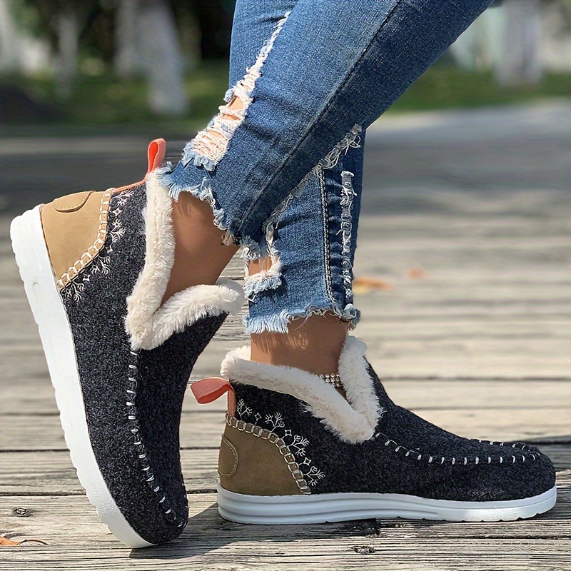 Winter Warmth Plush Lined Flat Shoes for Women - Thermal Insulation, Round Toe Design, Slip-On Closure, Water-Resistant, Breathable, Anti-Slip Sole