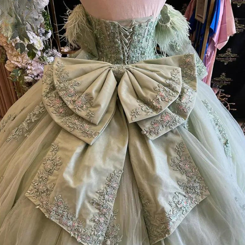 Mint Green Off The Shoulder Quinceanera Dresses Ball Gown Feathers Appliques Lace Bow Princess Sweet 15 16 Birthday Party Formal