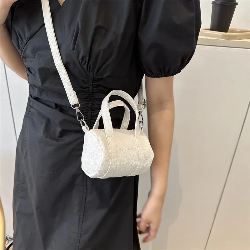 Style Mini Cylindrical Bag Womens Versatile Shoulder Crossbody Pillow Bag Lychee Textured Handbag 240827