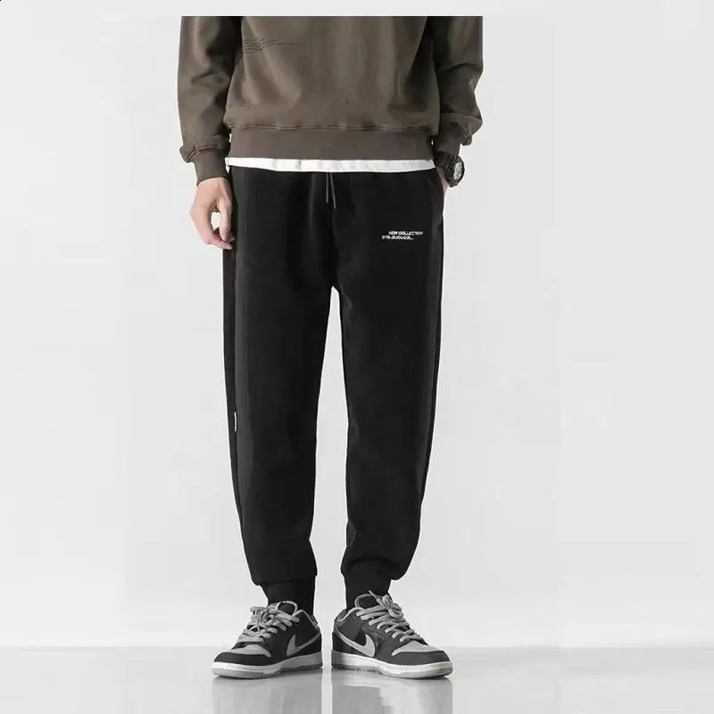 Corduroy loose casual pants mens solid patch work embroidered letters elastic waist brushed pocket straight pants 240828