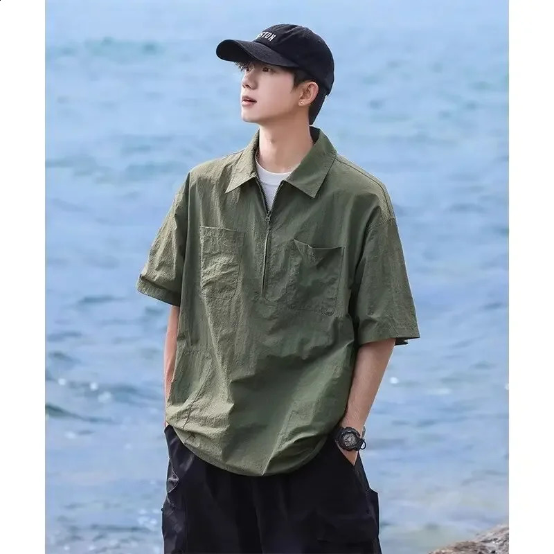 Fashionable half zip mens casual polo shirt suitable for Japanese style workwear loose fit in summer sleeve large size 240828