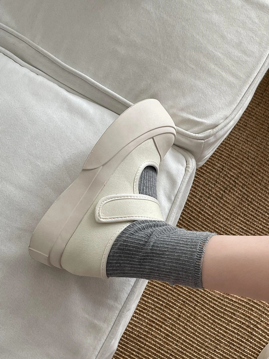 Summer shoes womens Clogs platform womens round toes casual womens sports shoes fully matched height increase shallow mouth 2024 Crawler S 240827