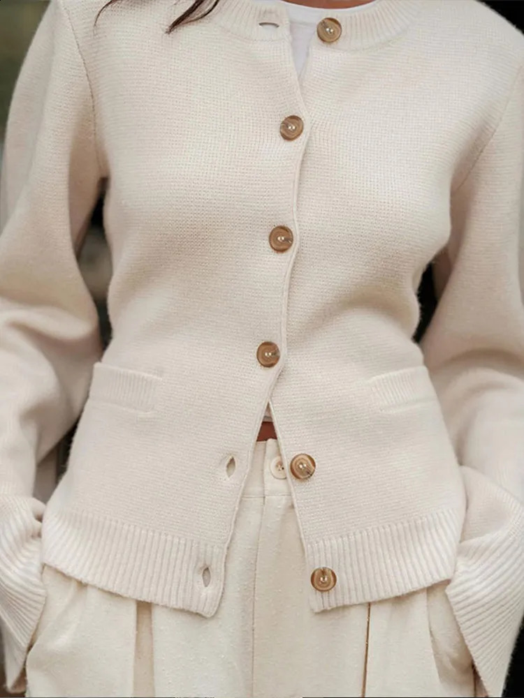 Elegant womens solid knit pocket cardigan stylish Oneck long sleeved sweater single chest ultrathin office ladies 240905