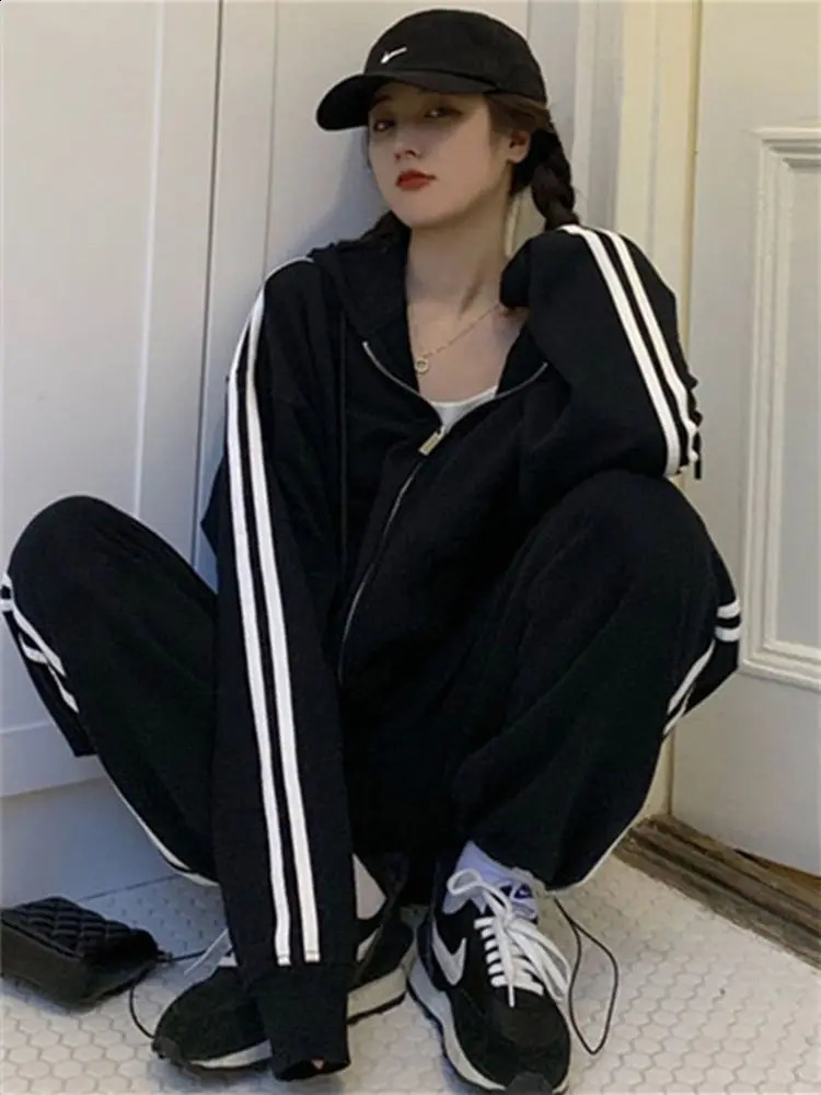 Sports Suit Women Autumn/winter Coat Student Loose Hooded Sweatshirt Sweat Pants Casual Two-piece Running Clothes Joggers Set 240827