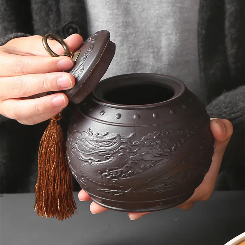 Vintage purple clay tea caddy large circular ceramic storage jar sealed Puer tea box dragon series with tassel tea container jar 240827