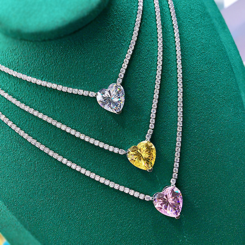 2024 Choucong Heart Pendant Sparkling Jewelry Real Sterling Sier Pink Large Moissanite Dia Gemstones Party Elegant Women Wedding Tennis Necklace