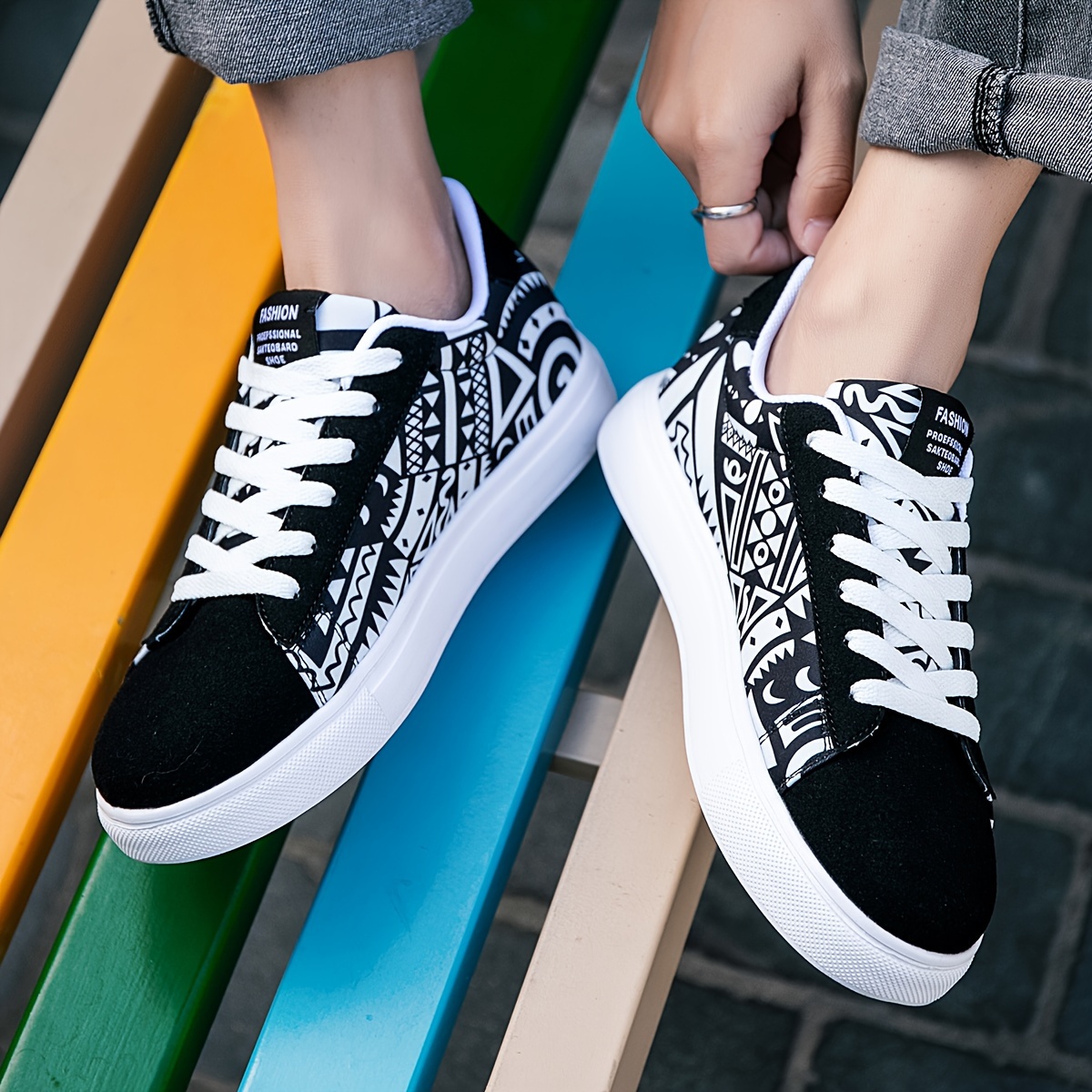 Comfy Non-Slip Skate Shoes for Men's Outdoor Activities - Trendy Street Style Sneakers