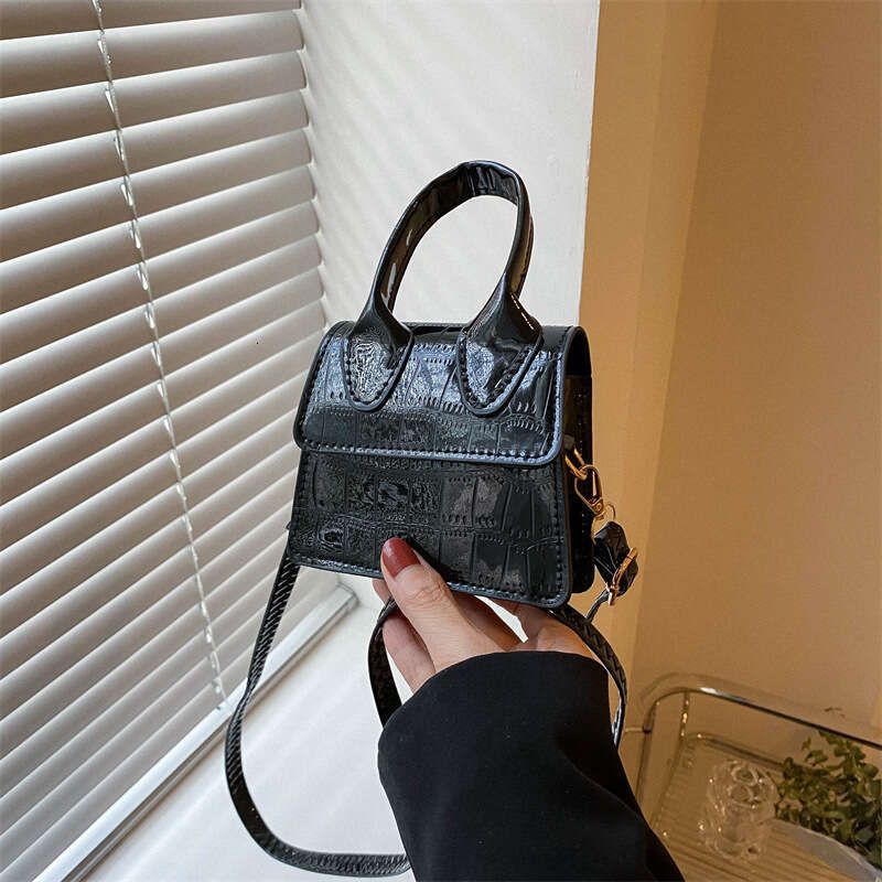 Designer Shoulder Bag Bag Luxury Bag High-Quality News Retro Crossbody Trend 2025 Fashion New Crack Women's Handbag Casual Western Style Shoulder