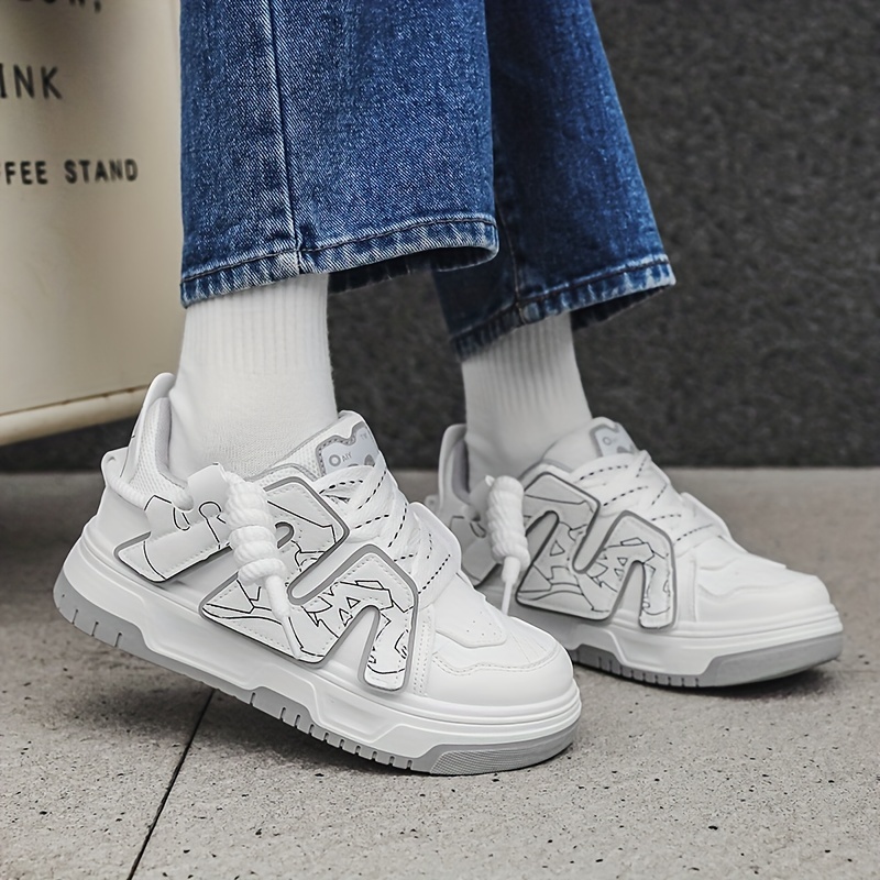 Trendy Women's Colorblock Sneakers with Platform and Lace-Up Design - Perfect for Casual and Sporty Outfits