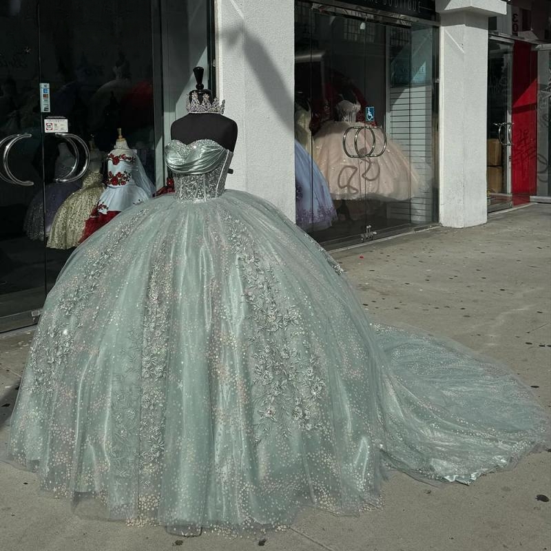 Light Green Princess Illusion Sweetheart Ball Gown Quinceanera Dresses Crystal Beading Appliques Lace Corset Vestidos De 15 Anos